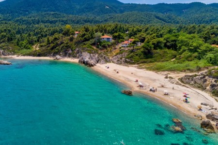 Fava Beach este una dintre cele mai frumoase plaje din Sithonia