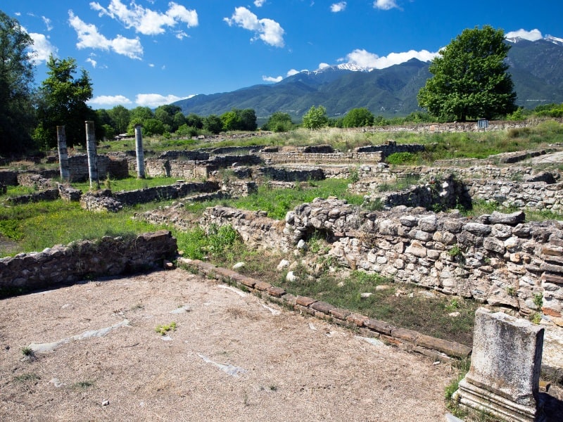 Ruinele templului din Dion