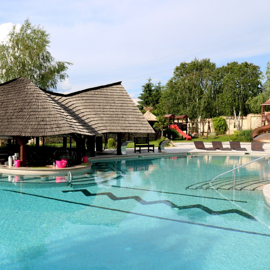 Piscina exterioară Castel Transilvania