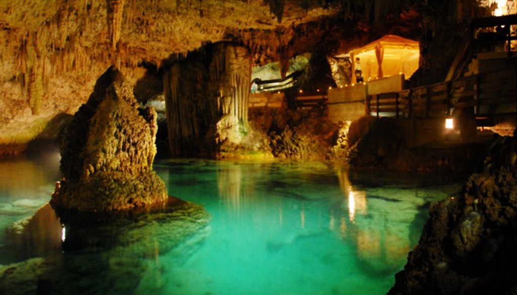 Grotta dello Smeraldo de pe Coasta Amalfi