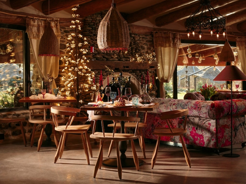 restaurant Castelul de Lut Valea Zanelor