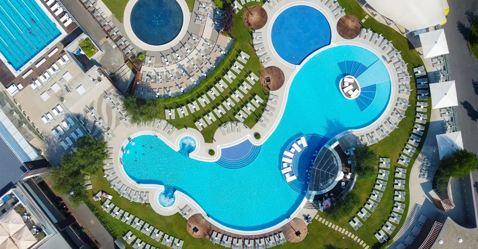 Piscina Aqua by Pescariu SPA