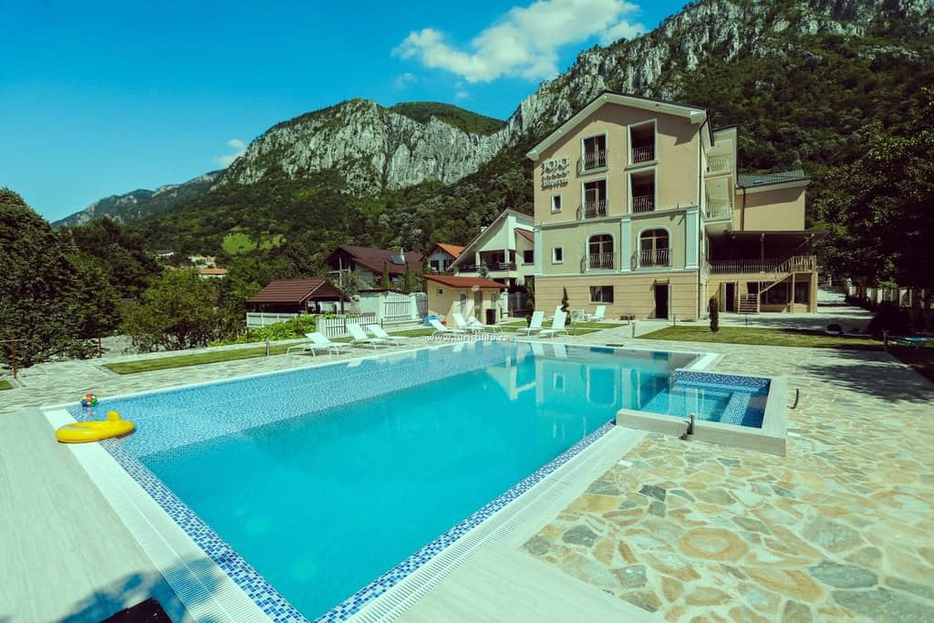 Piscina Jojo Imperial Băile Herculane