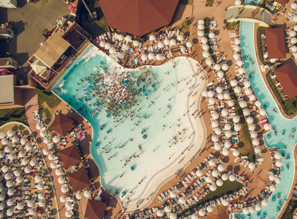 Piscina cu valuri din Divertiland