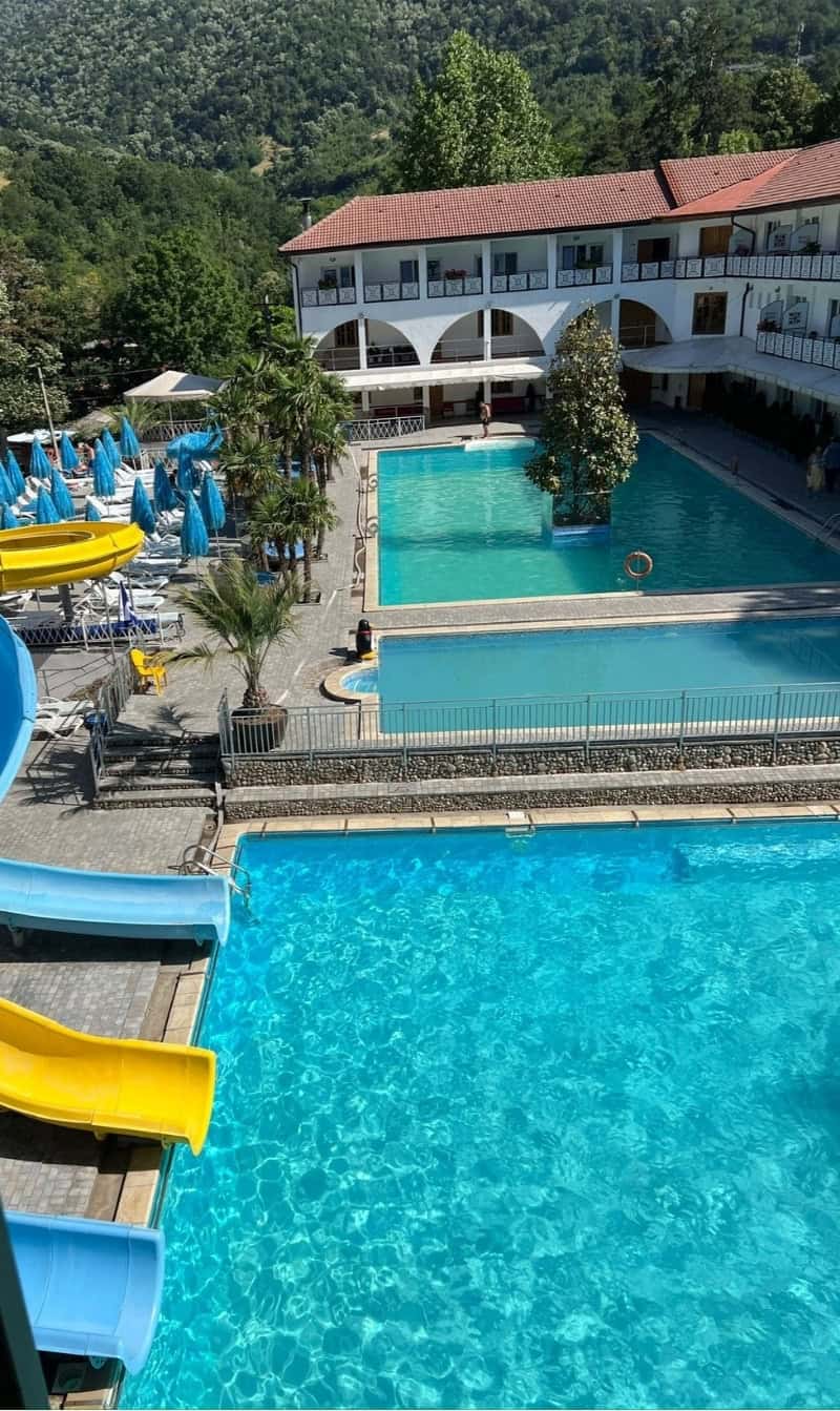 Piscinele Sara's Sons Băile Herculane