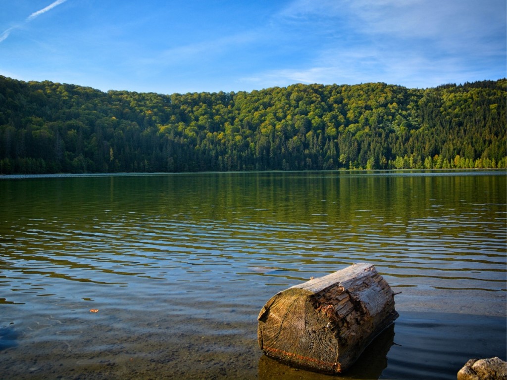 Lacul Sfanta Ana, cel mai popular obiectiv turistic din Harghita