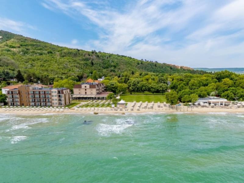 Effect Algara Beach Resort