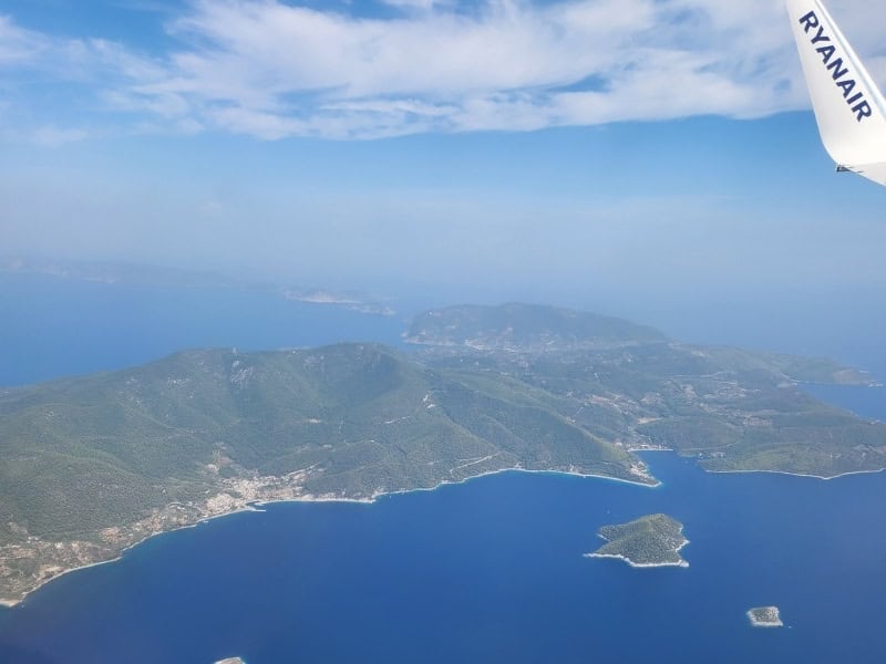 Insula Skiathos văzută din avion