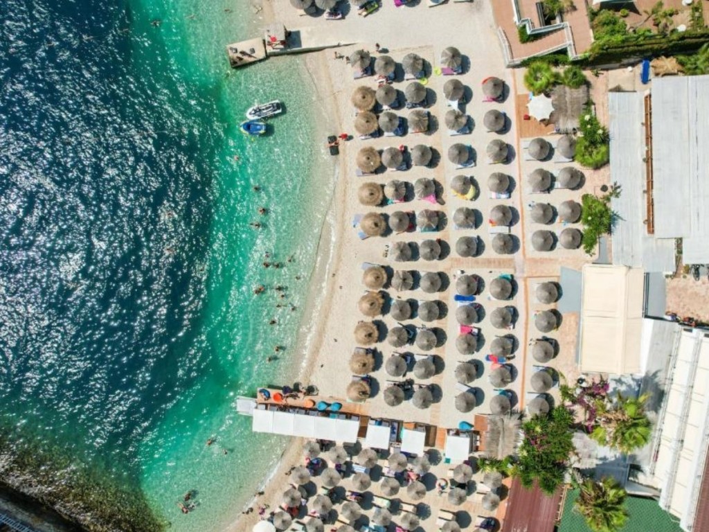 Plaja Era din Saranda