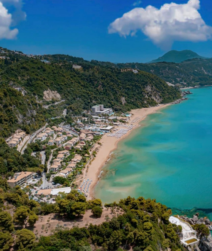 Plaja Glyfada din Corfu