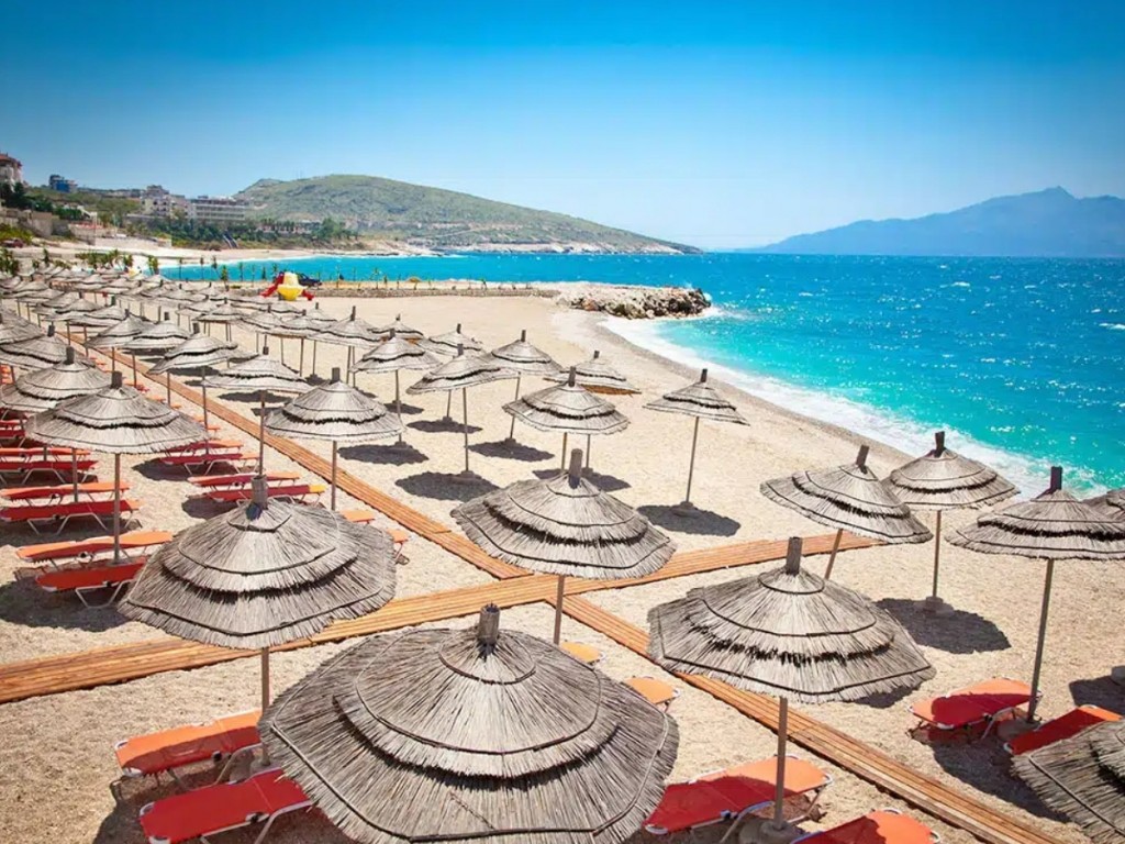 Plaja Mango Beach