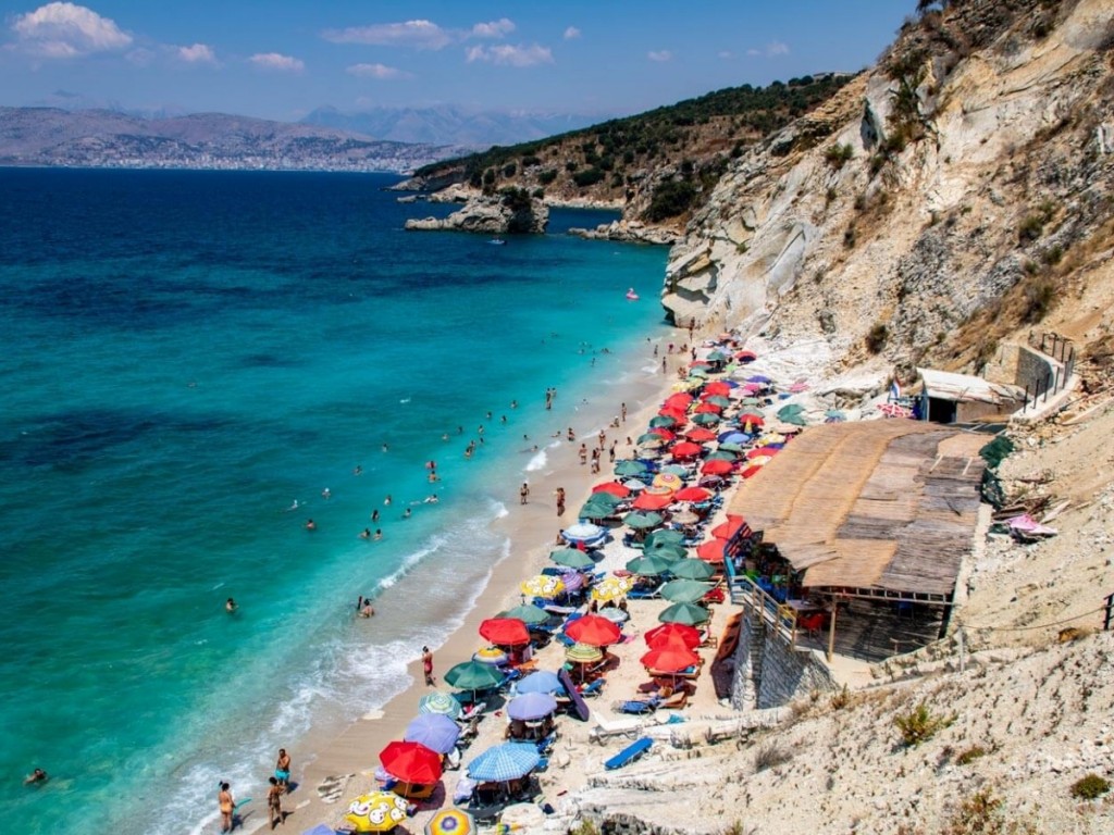 Plaja Shpella e Pellumbave